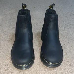 Dr. Marten’s Embury‎ Leather Casual Chelsea Boot Wyoming Black 6 thumbnail 4