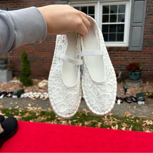 Universal Threads Women's‎ Celia Floral Lace Mary Jane Espadrille Flat by size 7 thumbnail 5
