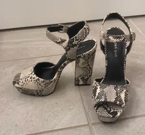 Madden Girl Snakeskin Heels Block thumbnail 1