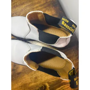 Dr. Martens White Boots Women‎ Size 8 thumbnail 6