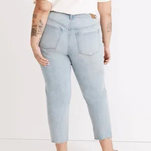 Madewell High Rise Slim Boyjean in Prentice Wash thumbnail 4