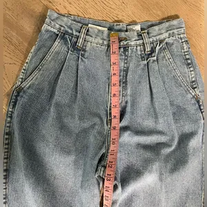 Vintage Bill Blass Pleated High Rise Tapered Mom Jeans Light Wash 80s 90s XS-S thumbnail 8