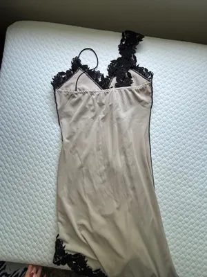 Commense Black Nude Floral Midi Dress thumbnail 4