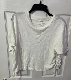 Universal Threads white cropped shirt thumbnail 1