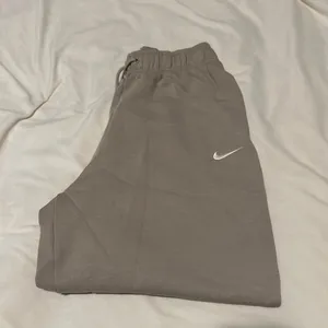 Nike Sweatpants thumbnail 3