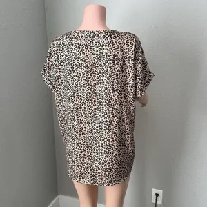 Good Times & Great Adventures Top Womens XL Leopard Cheetah Lightweigh Print #44 thumbnail 7