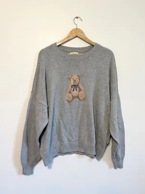 Hollister Teddy Bear Sweater Size XL Pullover Soft Bow Gray Cozy Crew Neck thumbnail 2