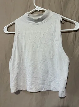 Lululemon tank top thumbnail 1