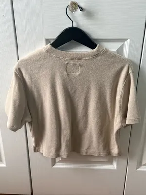 SET Abercrombie & Fitch Beige Terry Short Sleeve Tee and Shorts thumbnail 3