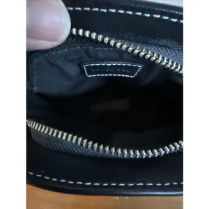 Levenger Carezza On-the-Town Black Leather Pouch Cross Body/Shoulder Bag in EUC‎ thumbnail 8