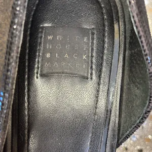 White House Black Market‎ Glossy Black Pumps thumbnail 3