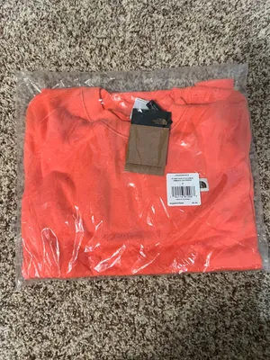 The North Face Women’s Crewneck thumbnail 1