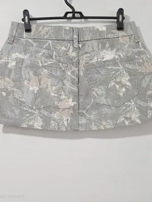 Hollister Curvy Low-Rise Camo Denim Mini Skirt - Olive Camo - Women's Size 4 thumbnail 4