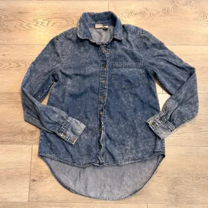 Mudd Acid Wash Denim Shirt Long Sleeve Button Down Cutout Back Women's‎ Small S thumbnail 1