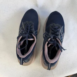 Saucony Triumph 22 Womens 10 Running Shoes Navy‎ Blue Mauve Athletic Sneakers thumbnail 11
