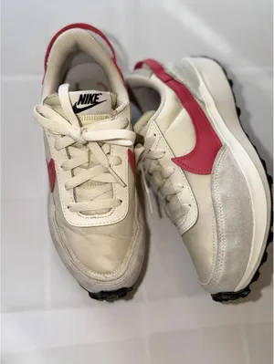 Size 7 US Women’s Nike Waffle Debut Women's Running Shoes Sail Black Aster Pink thumbnail 4
