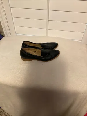 Classic Black Leather Women's Slip-On Loafers thumbnail 2