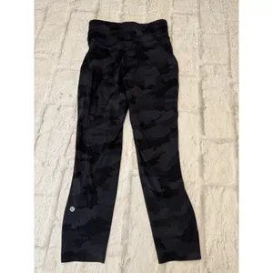 Lululemon‎ Leggings Womens 6 Base Pace High Rise Crop 23" Heritage 365 Camo Gym thumbnail 2