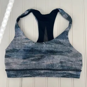 Lululemon Women's Blue Patterned Sports Bra thumbnail 1