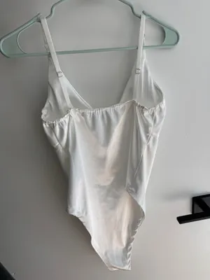 White bodysuit Size M thumbnail 2