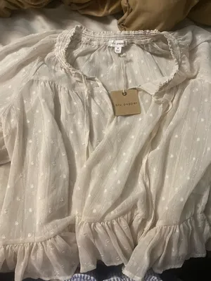 Blu pepper Women's Cream Ruffled V-Neck Blouse thumbnail 5