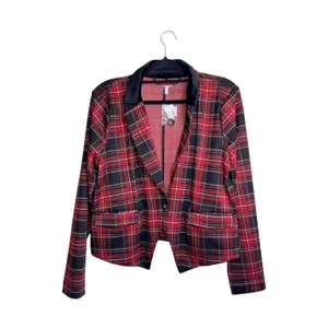 Maurices Tartan Plaid Cropped Blazer Red Black Velvet Collar NWT thumbnail 2