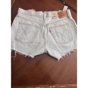 Levi’s 501 Women’s Cut Off Denim Shorts Size W31 Embroidered thumbnail 14