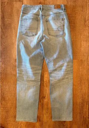 American Eagle Outfitters Mom Jeans thumbnail 2