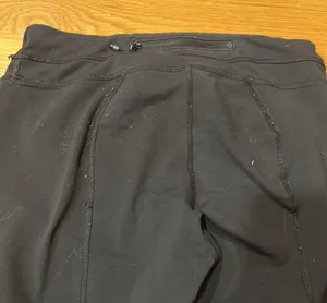 Lululemon size 6 black leggings-pilling noted on butt and groin area price as is thumbnail 4