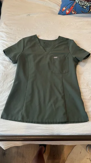 Moss Green FIGS Scrubs Set thumbnail 5