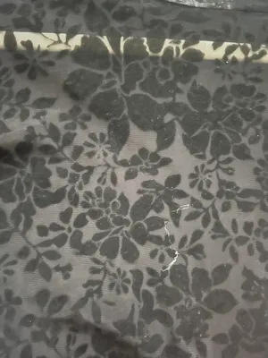 BLACK TOP IN SIZE MEDIUM thumbnail 3
