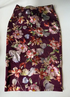 ECI Floral Pencil Skirt Elegant Career Party Maroon Print‎ S thumbnail 1
