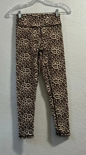 Zyia Active Leggings Size 4 Leopard Print High Rise Brilliant Scrunchy Brown thumbnail 1