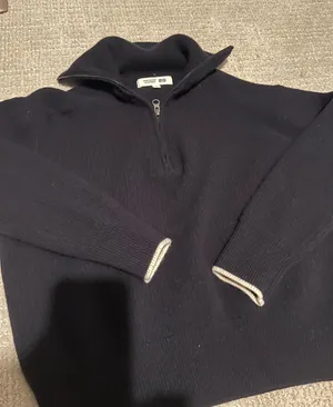 Uniqlo Quarter-Zip Sweater thumbnail 1