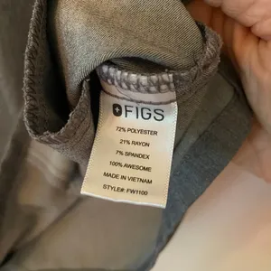 FIGS Graphite Gray Casma Two Pocket Scrub Top Uniform Women's size Small thumbnail 6