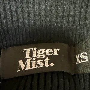 Tiger Mist Black Rib Knit Off Shoulder Long Sleeve Mini Bodycon Sweater Dress S thumbnail 4