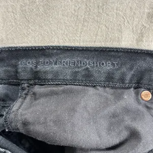 American Eagle 90s Boyfriend Short thumbnail 5