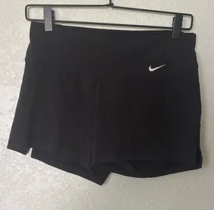 Nike black shorts thumbnail 1