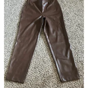 Isaac Mizrahi Live Women's‎ Brown Faux Croc Leather Slim Ankle Pant Size 10 thumbnail 3