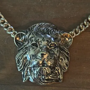 Chunky gold tone lions head necklace thumbnail 3