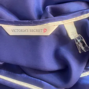 Victorias Secret PJ‎ Top XS Satin Button Down Pajama Sleep Shirt Sateen thumbnail 3