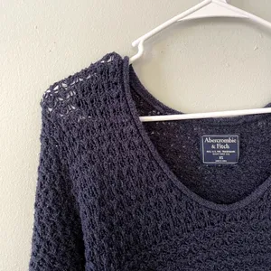 Abercrombie&Fitch blue knit v-neck long sleeved casual sweater winter navy blue‎ thumbnail 2