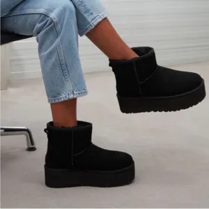 UGG Classic Mini Platform Boots In Black thumbnail 2