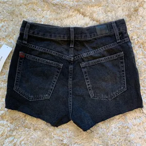 BDG Girlfriend High-Waisted Denim Short – Black Size 27 thumbnail 4