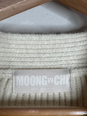 Korean Fashion Moong-Chi Cream Cutout V-Neck Chunky Rib Cable Knit Front Sweater thumbnail 8