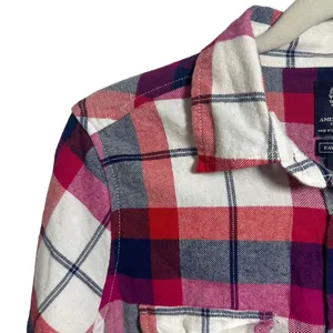 American Eagle Outfitters Womens Sz M Favorite Fit Flannel Shirt Plaid Red Black thumbnail 4