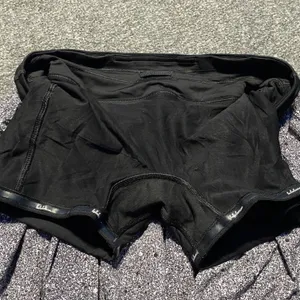 Lululemon Circuit Breaker Skirt II Tall 15" Skirt Size 4 Black White Splatter thumbnail 5