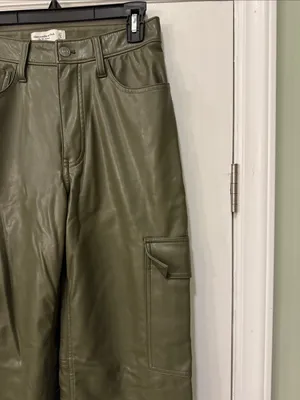 Abercrombie Vegan Leather 90s Relaxed Cargo Pants thumbnail 8