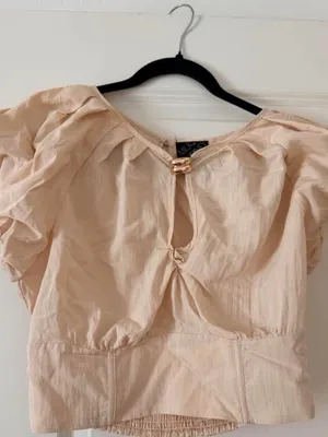 Women's Peach Short-Sleeve Sweetheart Crop Top thumbnail 2