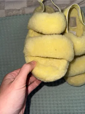 UGG Oh Yeah‎ slides size 9 thumbnail 2